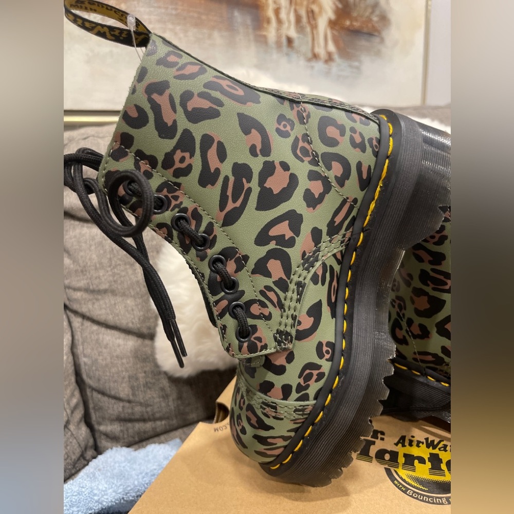 DR. MARTENS SINCLAIR DISTORTED LEOPARD PRINT PLATFORM BOOTS - Picture 5 of 8